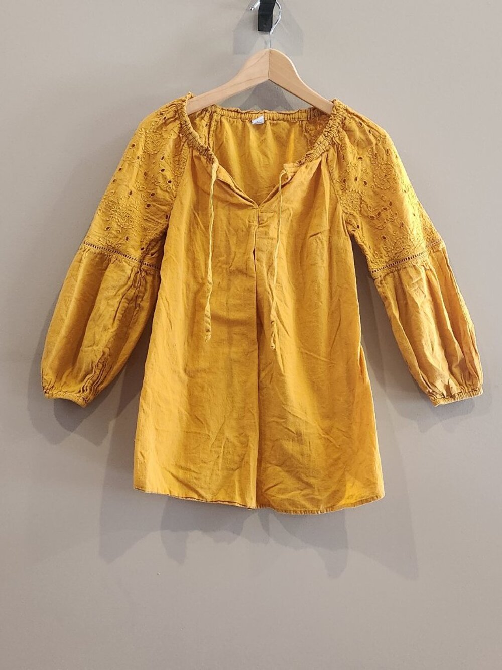 Old Navy Mustard Yellow Boho Embroidered Peasant Top Womens Small